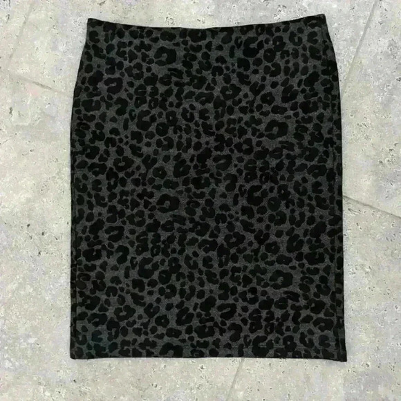 LOFT l Black and Grey Animal Pencil Skirt Size Petite XXSP - Picture 4 of 7